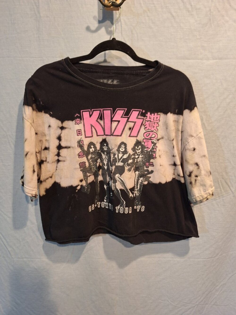 KISS Tie Dye Cropped Cut Off Tokyo Tour ‘78 Licensed Replica Crewneck Band T XL